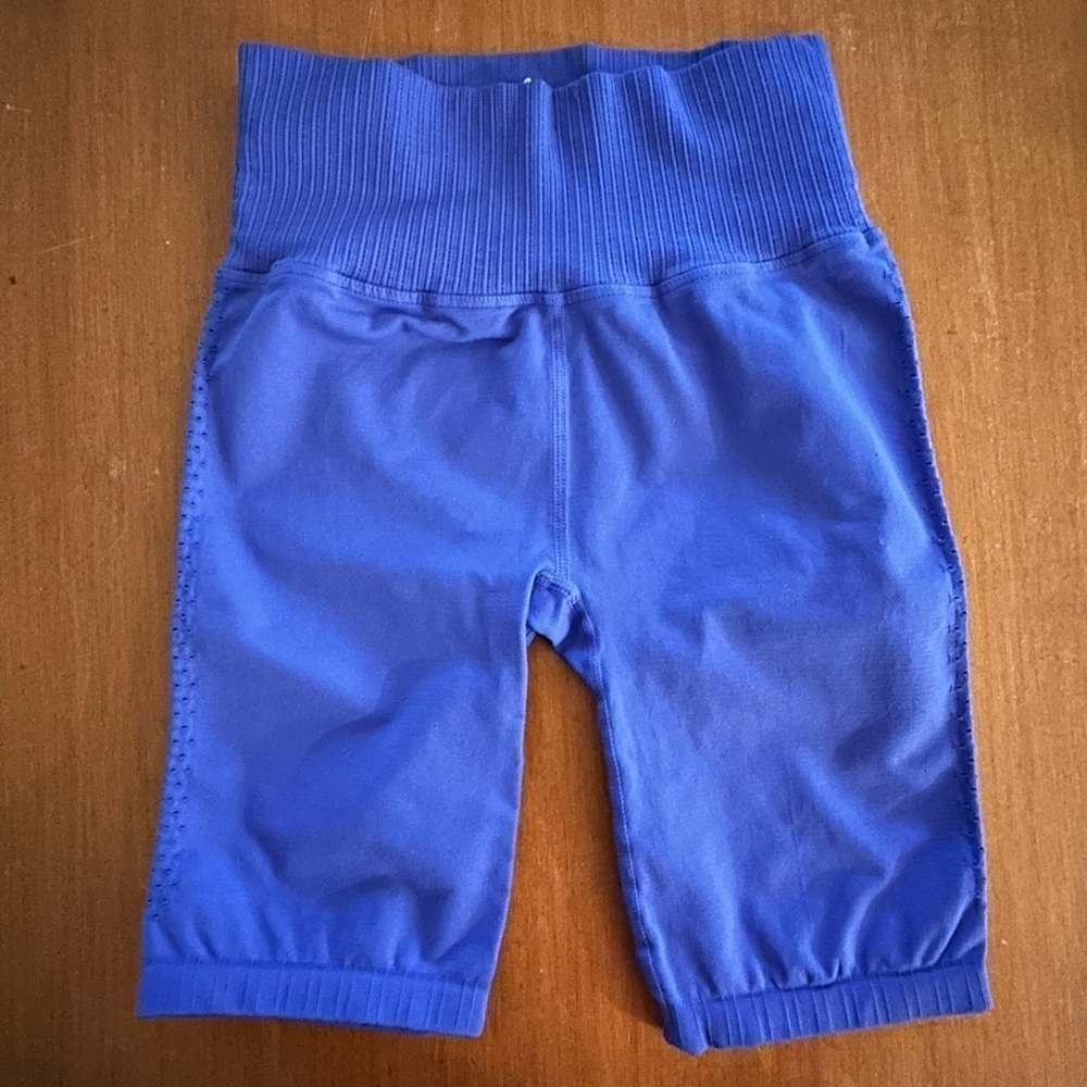 Free People FP Movement Good Karma Bike Shorts in Regal Purple Size XS/S - Picture 4 of 5